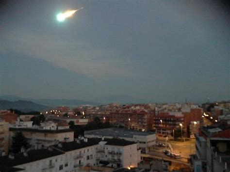 Giant Fireball Explodes Over Spain Photos And Videos