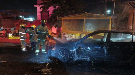 Sofocan Bomberos Incendio De Vehículo En Bahía De Banderas