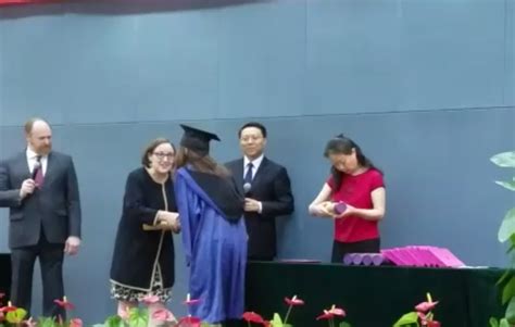 lara vidal hija de cesar vidal en