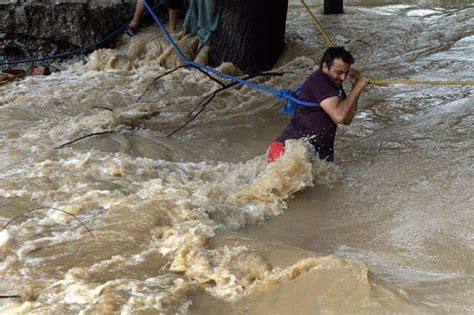 In 50 Pics This Happened When A Flood Ravaged J K In 2014 Latest