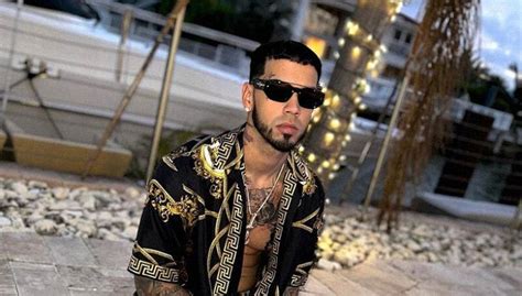 Anuel Aa Invierte Enormes Cantidades De Dinero En Sus Anillos Relojes