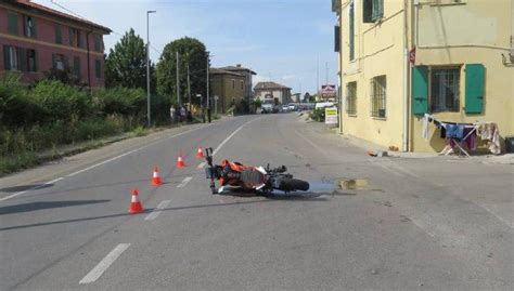 Incidente In Moto In Provincia Di Bologna Grave Una Enne