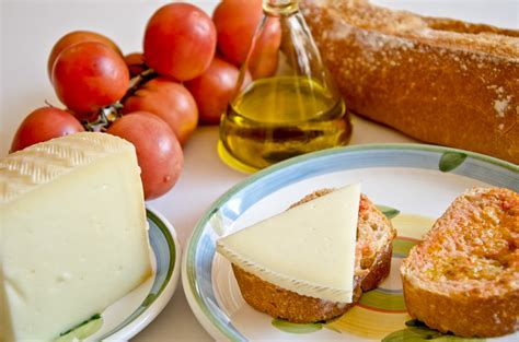 Pan Con Tomate Y Queso Manchego Semicurado Las Terceras Dop Las