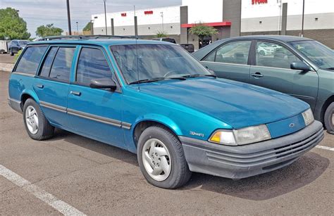 Lot 1994 Chevrolet Cavalier 4 Dr Wagon