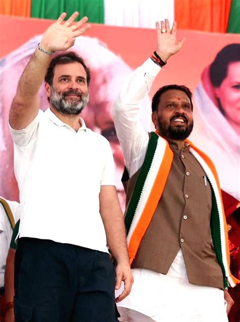 Congress Leader Rahul Gandhi With Party Members During A Public Event