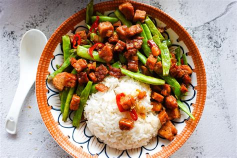 Tempe Orek (Indonesian Stir-fried Tempeh) - Veggie Anh