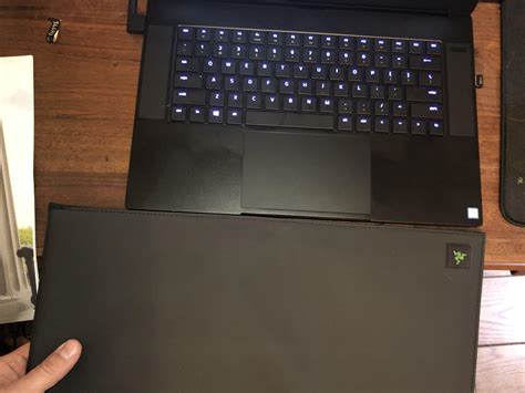 The Razer 156” Notebook Sleeve Is Stupidly Huge And Doesnt Fit In Anything That Is Designed