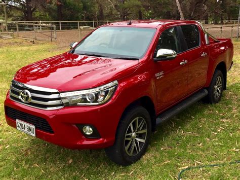 Toyota Hilux Sr Dual Cab Reviews Our Opinion Goauto