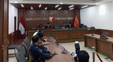 Bawaslu Putuskan Zulkifli Hasan Langgar Administrasi Pemilu Forum