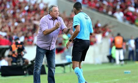 Abel Exalta Atua O E Flu Reclama De Falta Em Henrique No Empate Do Fla