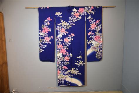 Furisode Kimono - Buy Online Japanese Antiques