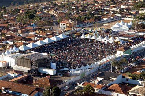 Capelinha Minas Gerais No Mar De Montanhas De Minas Uma Cidade