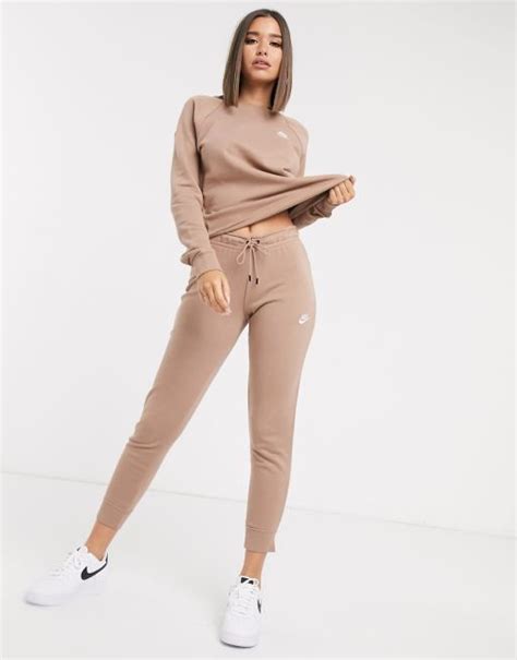 Nike Essentials Jogger Slim Beige Asos