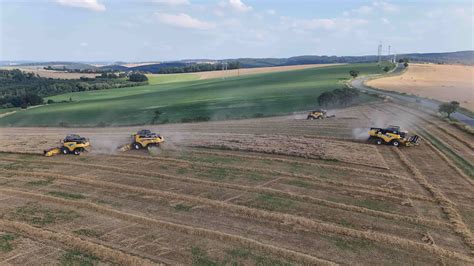 Sklizeň den 7 4x New Holland 1x Class Lexion 2x John Deere 1x Case