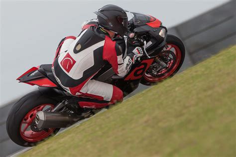 A Short Review Of The Aprilia Rsv Rr Rf Asphalt Rubber