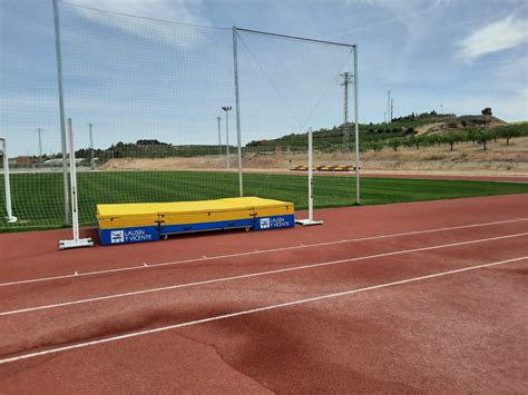 Nueva Pista De Atletismo En Arbeca L Rida Laus N Y Vicente