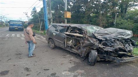 Tabrakan Maut Truk Tanki Vs Innova Di Muara Enim Penumpang Tewas