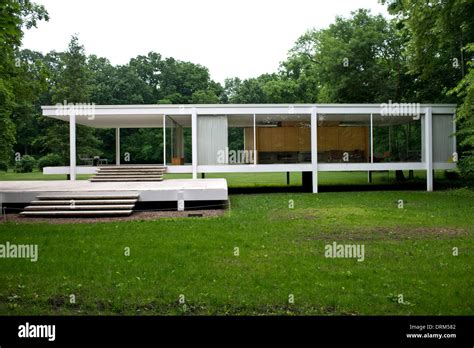 Farnsworth House Plano United States Architect Ludwig Mies Van Der Rohe 1951 General View