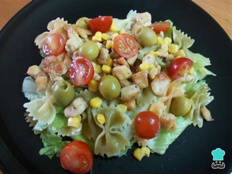 Ensalada De Pasta Con Pollo Y Lechuga F Cil