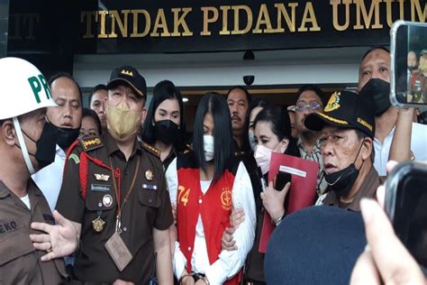 Ditahan Jaksa Ferdy Sambo Istri Saya Tidak Bersalah Dia Korban