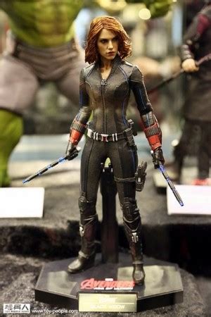 Avengers LÈre dUltron Hot Toys dévoile la Hulkbuster et les Avengers Les Toiles Héroïques