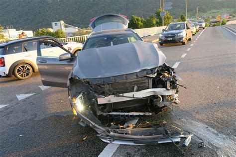 Verkehrsunfall In Bilten Glarus Ch