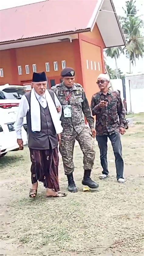 Ulama Kharismatik Aceh Abi Daud Hasbi Di Kawal Oleh FPI Fpi Memang