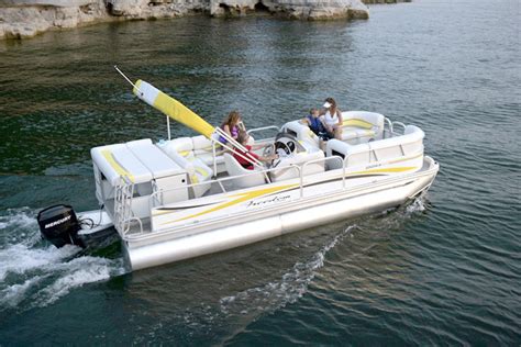 Research Fisher Boats Freedom 220 Dlx On