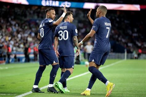 Neymar y Mbappé a tortas en el vestuario del PSG