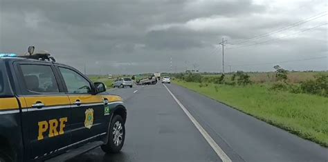 Motorista Perde Controle Carro Capota E Duas Pessoas Ficam Feridas Na