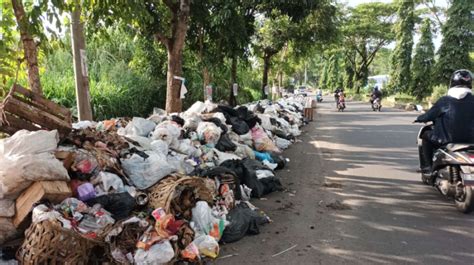 Upaya Penanganan Tumpukan Sampah Di Jalan Perintis Kemerdekaan Kota