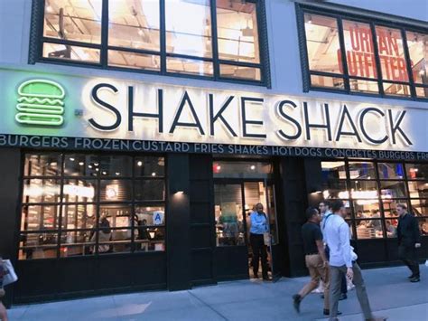 从路边摊到年入10亿，这个国外品牌shake Shack汉堡做对了什么 知乎