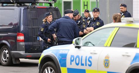 16 åring åtalas För Mord På 15 årig Pojke I Älvsjö Svt Nyheter