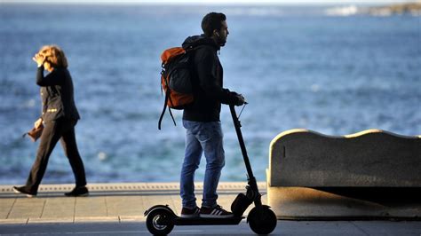 Los Patinetes El Ctricos Ya No Pueden Circular Por La Acera En A Coru A