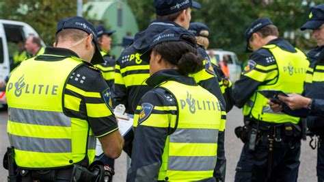 Politie Amsterdam : Politie Amsterdam vraagt GeenStijl beelden De Vries ...