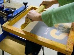 How to Use a Squeegee Properly when Screen Printing