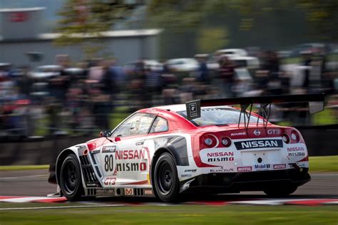 Nissan To Enter Three Gt R Nismo Gt Racers In The Nurburgring