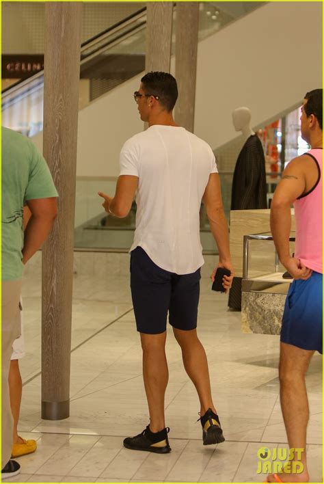 Photo Cristiano Ronaldo Ripped Body Social Media 25 Photo 3718679 Just Jared