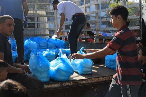 Kolaborasi Kemanusiaan Inh Dan Lembaga Mitra Berbagi Paket