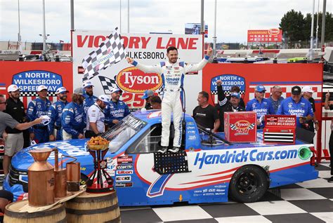 Kyle Larson Wins In Truck Series Return To North Wilkesboro