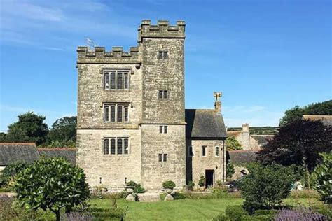 15 Best Castles In Cornwall To Visit - Backpackingman