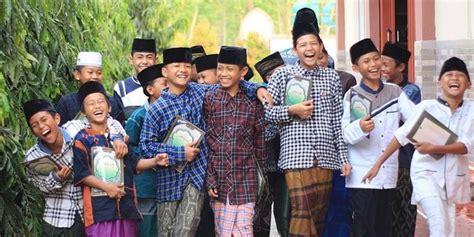 Makna Kemerdekaan Bagi Para Santri Di Pesantren Tebuireng Initiatives