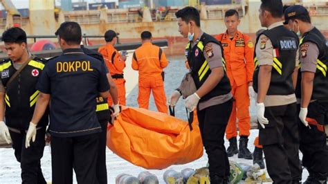 Lion Air Passengers Recall Roller Coaster Ride On Doomed Jet