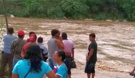 Piura caseríos se encuentran aislados a causa de las fuertes lluvias