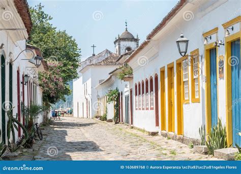 Street and Old Portuguese Colonial Houses. Paraty, Brazil Editorial ...