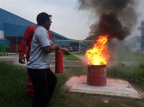 Pelatihan Petugas Kebakaran Kelas D Fire D Inhouse Pt Argha Karya