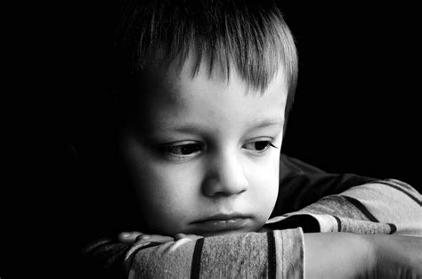 Copil român, drogat și abuzat de un pedofil italian | StiriDiaspora