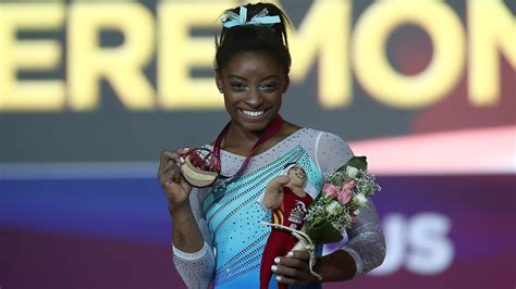 Simone Biles sets record for world championship gold medals - Eurosport