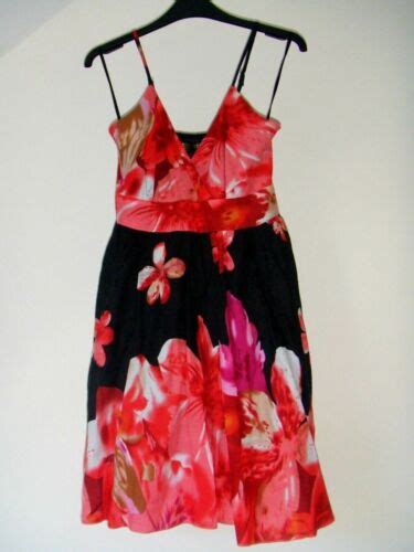 Pussycat London Dress Sleeveless Black Red Floral Size Small Great