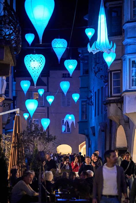 The Amours En Cages At The Brixen Water Light Festival Port Par Le Vent